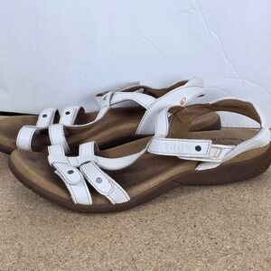 Taos Women's White Leather Strappy Comfort Sandals beach vacation Size 8